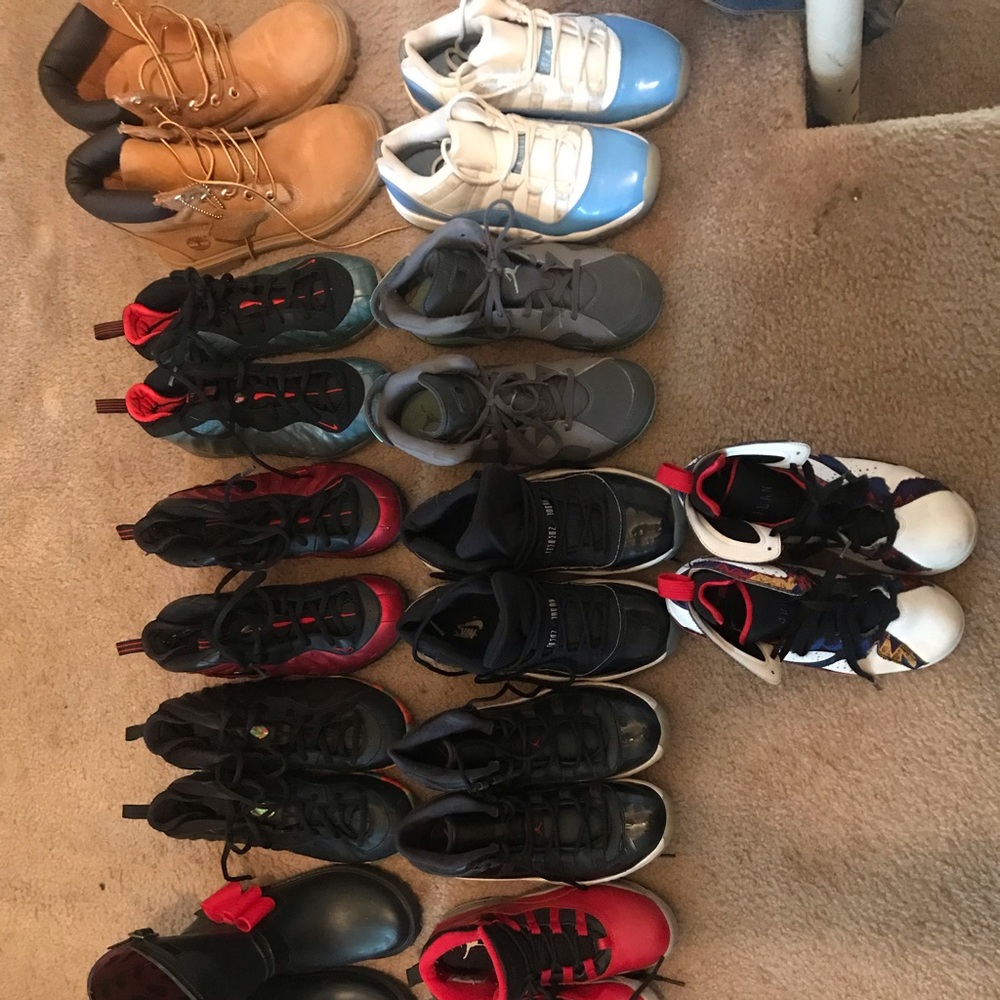 Kids shoes sizes 2,3 and 4 - Picture 1 of 2